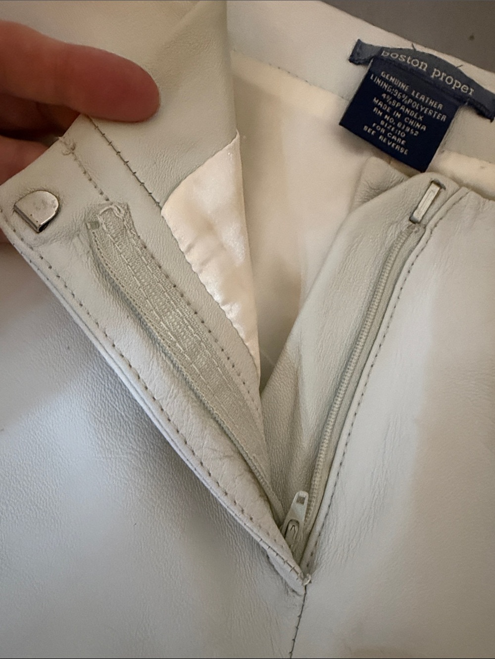 Boston Proper Off White Genuine Leather Pants Size 10 Like New - Picture 9 of 9